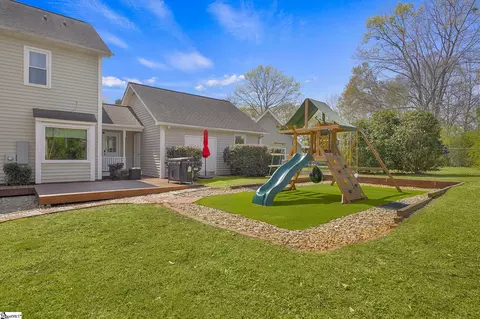 Exterior - 105 Yorktown Ct, Easley, SC 29642 photo 6 of 9