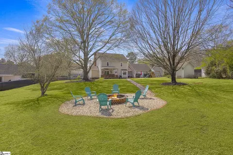 Exterior - 105 Yorktown Ct, Easley, SC 29642 photo 7 of 9