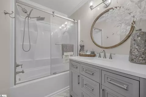 Bath - 105 Yorktown Ct, Easley, SC 29642 photo 3 of 3