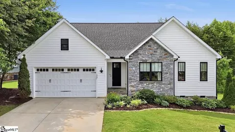 103 Nakkol Dr, Simpsonville, SC 29680