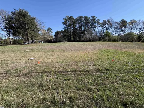 1505 Fork Shoals Rd, Greenville, SC 29605
