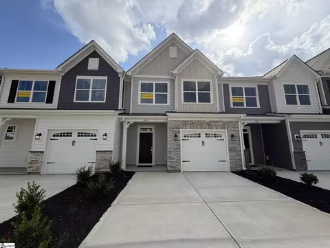 603 Autumn Lake Rd, Simpsonville, SC 29681
