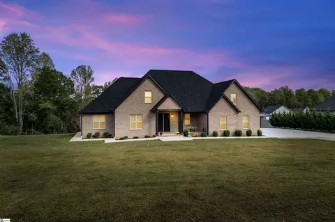1616 Christopher Rd, Campobello, SC 29322