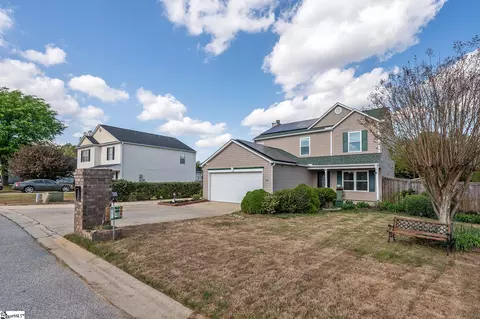 8 Single Oak Ct, Fountain Inn, SC 29644