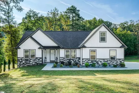 202 Eastberrys Creek Rd, Duncan, SC 29334