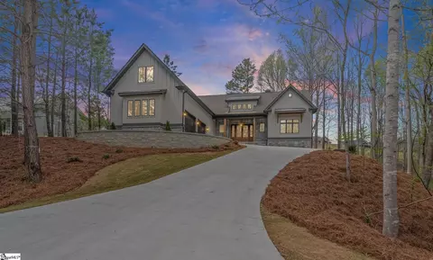 16 Pinerock Dr, Travelers Rest, SC 29690