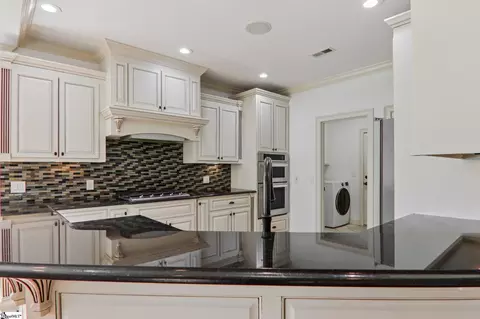 Kitchen - 1114 Devenger Rd, Greer, SC 29650 photo 4 of 4