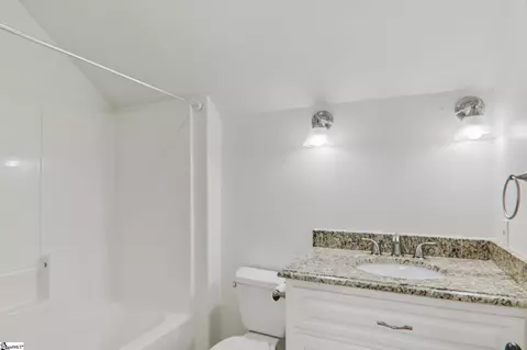 Bath - 1114 Devenger Rd, Greer, SC 29650 photo 1 of 5