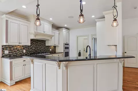 Kitchen - 1114 Devenger Rd, Greer, SC 29650 photo 1 of 4