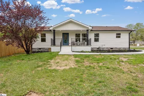 924 Mcabee Rd, Spartanburg, SC 29306
