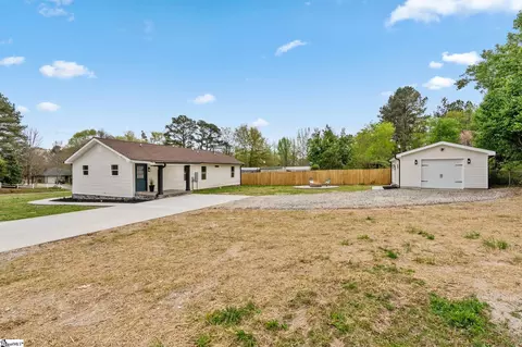 924 Mcabee Rd, Spartanburg, SC 29306