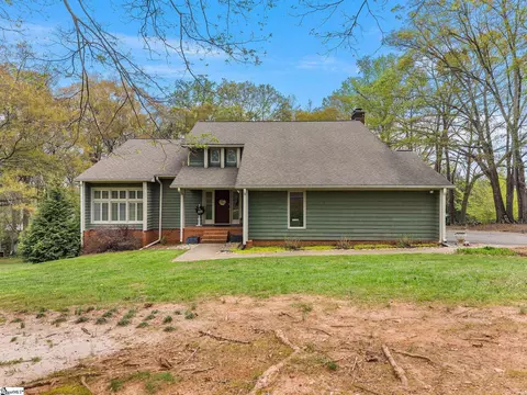131 Riveredge Dr, Moore, SC 29369 photo 2