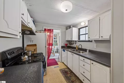 Kitchen - 835 Balin Rd, Williston, SC 29853 photo 2 of 2