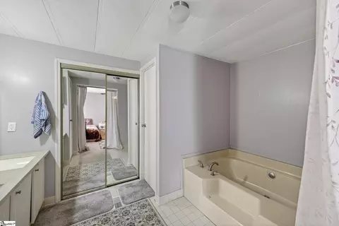 Bath - 835 Balin Rd, Williston, SC 29853 photo 3 of 5