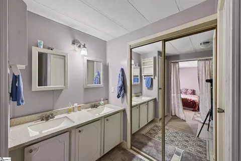 Bath - 835 Balin Rd, Williston, SC 29853 photo 4 of 5