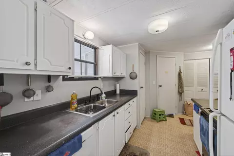 Kitchen - 835 Balin Rd, Williston, SC 29853 photo 1 of 2