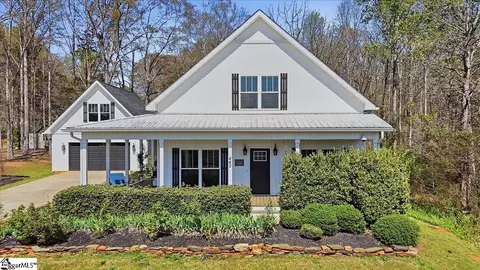 442 Twin View Dr, Westminster, SC 29693