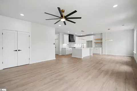 168 Boxwood Ln, Easley, SC 29640 photo 6
