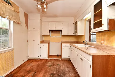 Kitchen - 400 Micasa Dr, Pendleton, SC 29670 photo 1 of 2