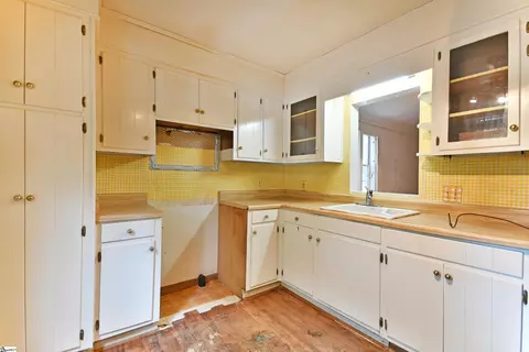 Kitchen - 400 Micasa Dr, Pendleton, SC 29670 photo 2 of 2