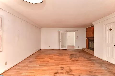 Living - 400 Micasa Dr, Pendleton, SC 29670 photo 1 of 3