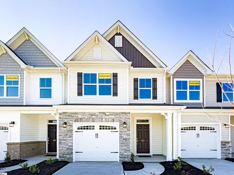 51 Fair Village Ln, Simpsonville, SC 29680