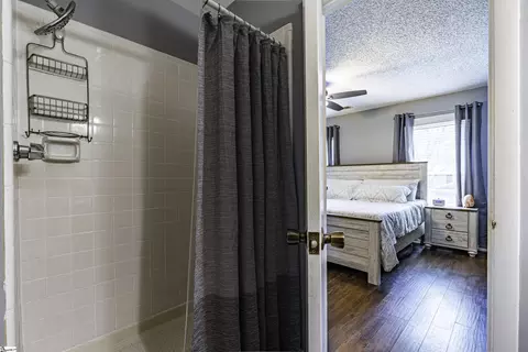 Bath - 104 Burlington Ave, Greer, SC 29650 photo 1 of 3