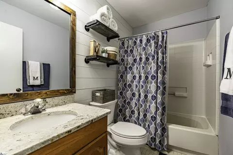 Bath - 104 Burlington Ave, Greer, SC 29650 photo 3 of 3