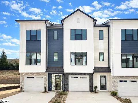 12 Pikewood Ln, Greenville, SC 29607