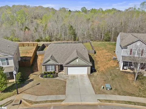 727 Streamside Dr, Piedmont, SC 29673