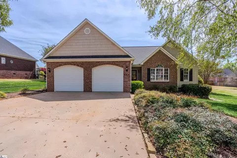 459 Cobblestone Dr, Inman, SC 29349