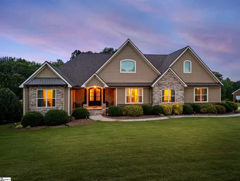 316 Scenic Lake Ct, Piedmont, SC 29673