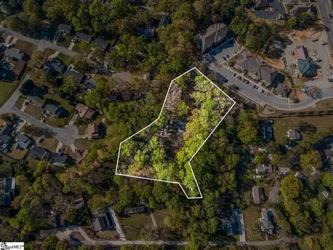 301 West Cir, Simpsonville, SC 29681