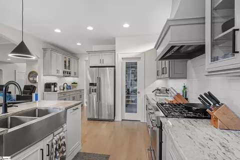 Kitchen - 2201 River Rd, Greer, SC 29650 photo 2 of 2