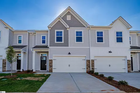 8 Sabine Leaf Ct, Greer, SC 29650