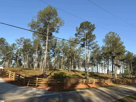 330 Berry Rd, Pelzer, SC 29669