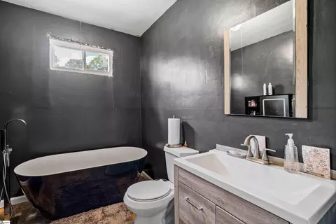 Bath - 108 W Hampton Ave, Honea Path, SC 29654 photo 1 of 2