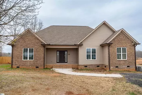 384 Cunningham Rd, Woodruff, SC 29388