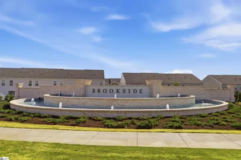 47 Oak Edge Ln, Greer, SC 29651