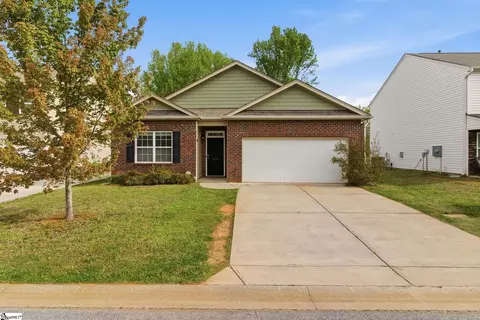 516 Craftsman Ln, Boiling Springs, SC 29316