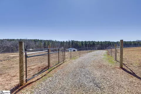 693 Elledge Rd, Ware Shoals, SC 29692