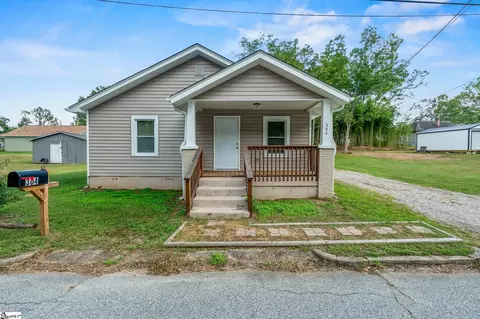 304 Cherry St, Belton, SC 29627