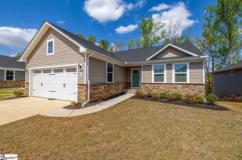 18 Timberwild Dr, Greenville, SC 29605