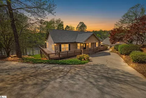 143 W Waters Edge Ln, West Union, SC 29696