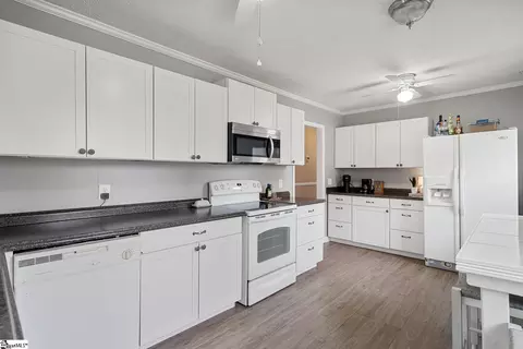 Kitchen - 200 Duke St, Easley, SC 29640 photo 3 of 4