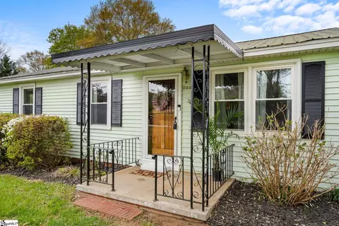 Exterior - 200 Duke St, Easley, SC 29640 photo 2 of 5