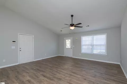 Living - 11 Seaside Ln, Greer, SC 29650 photo 3 of 5