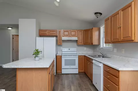 Kitchen - 11 Seaside Ln, Greer, SC 29650 photo 2 of 2