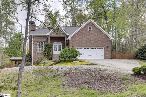 11 Eastwood Dr, Taylors, SC 29687