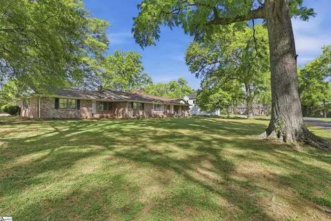 106 Ansel Dr, Clinton, SC 29325